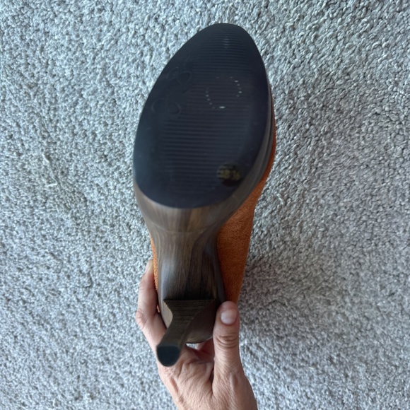 Jessica Simpson “JP Colie” round toe leather heel - Picture 3 of 4